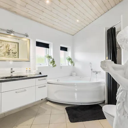 Ferienhaus 3 Bedroom Stunning In Rønde